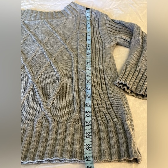 BB Dakota by Steve Madden Sweater - Picture 8 of 9